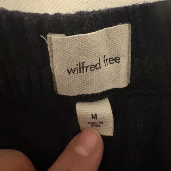 Wilfred Free Linen-Blend Pants – Black (Size M) | Worn a Few Times - Picture 3 of 3